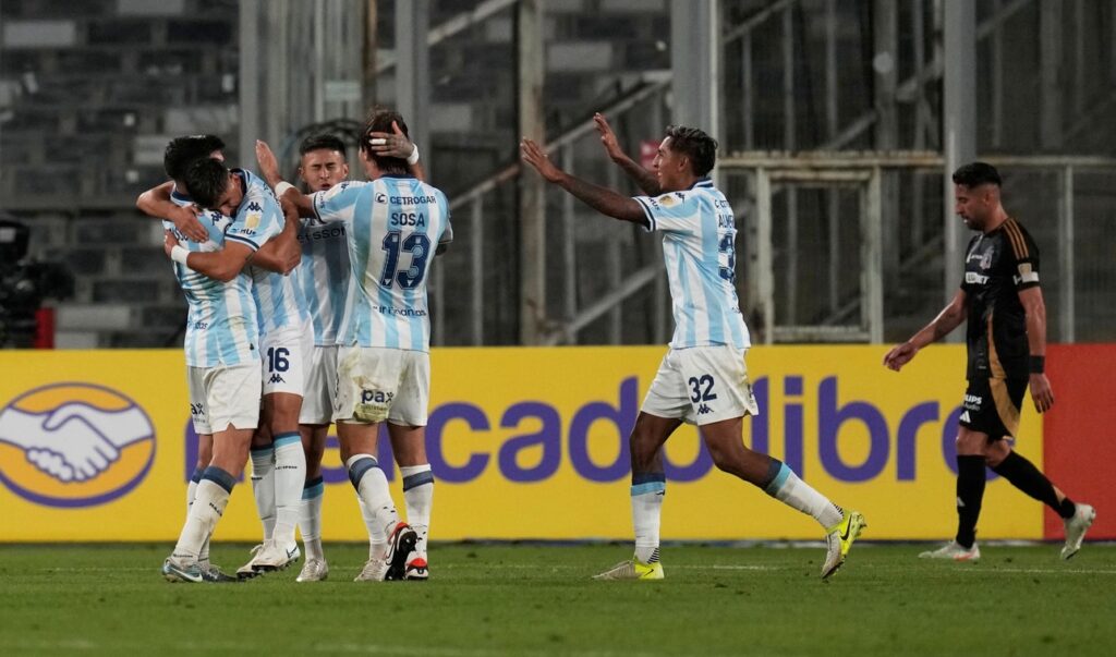 Racing recibe a Colo Colo esta noche.
