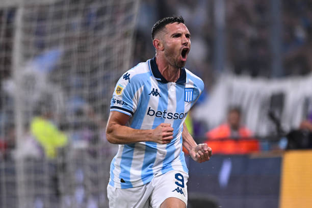 Adrián Martínez habló de todo el mundo Racing y mucho más.