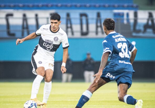 La Academia goleó 4-1 a Olimpia.
