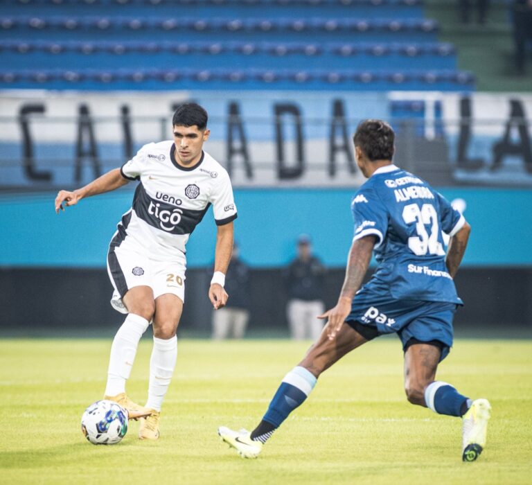La Academia goleó 4-1 a Olimpia.