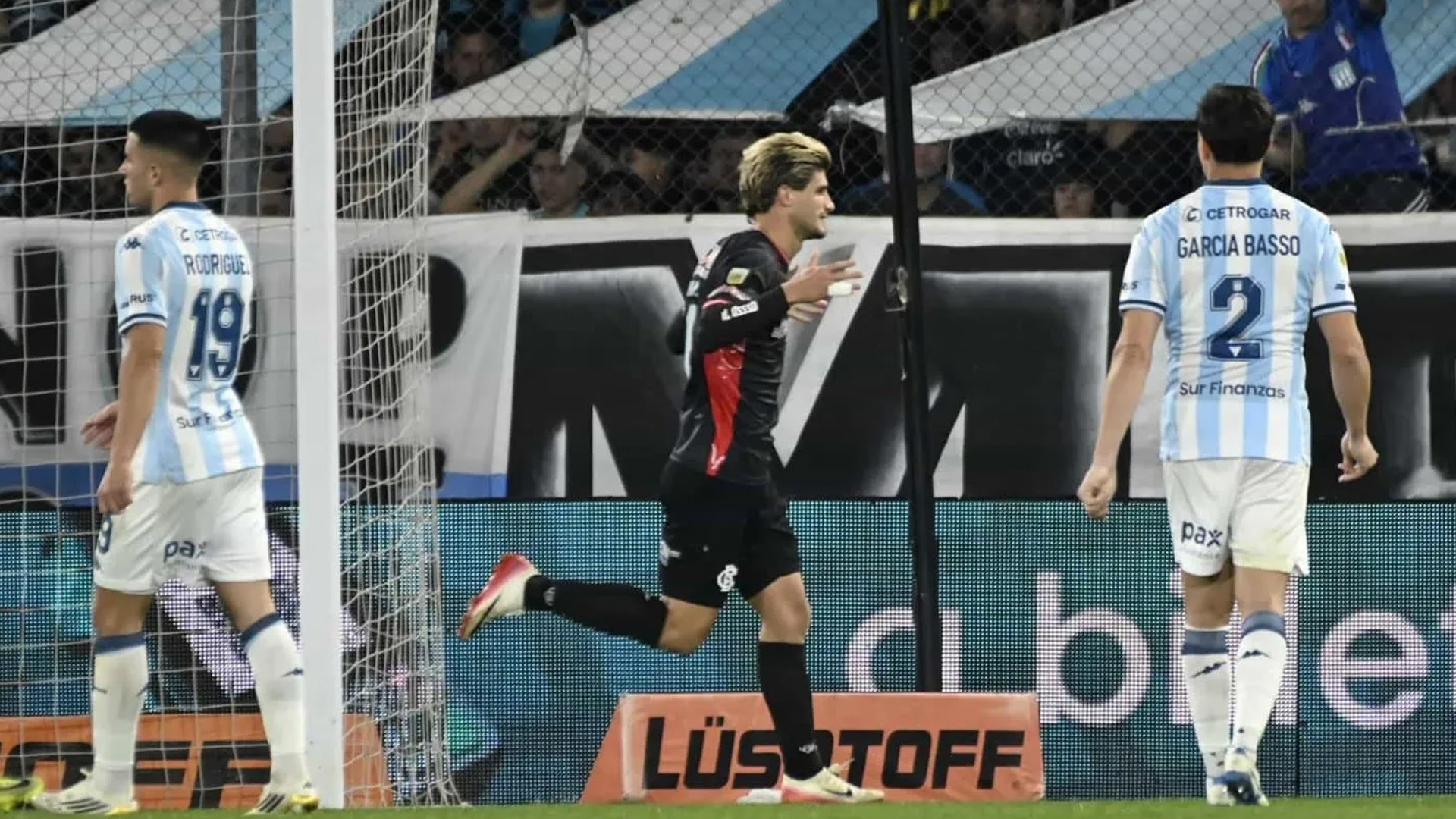 Racing vs. Barracas Central.